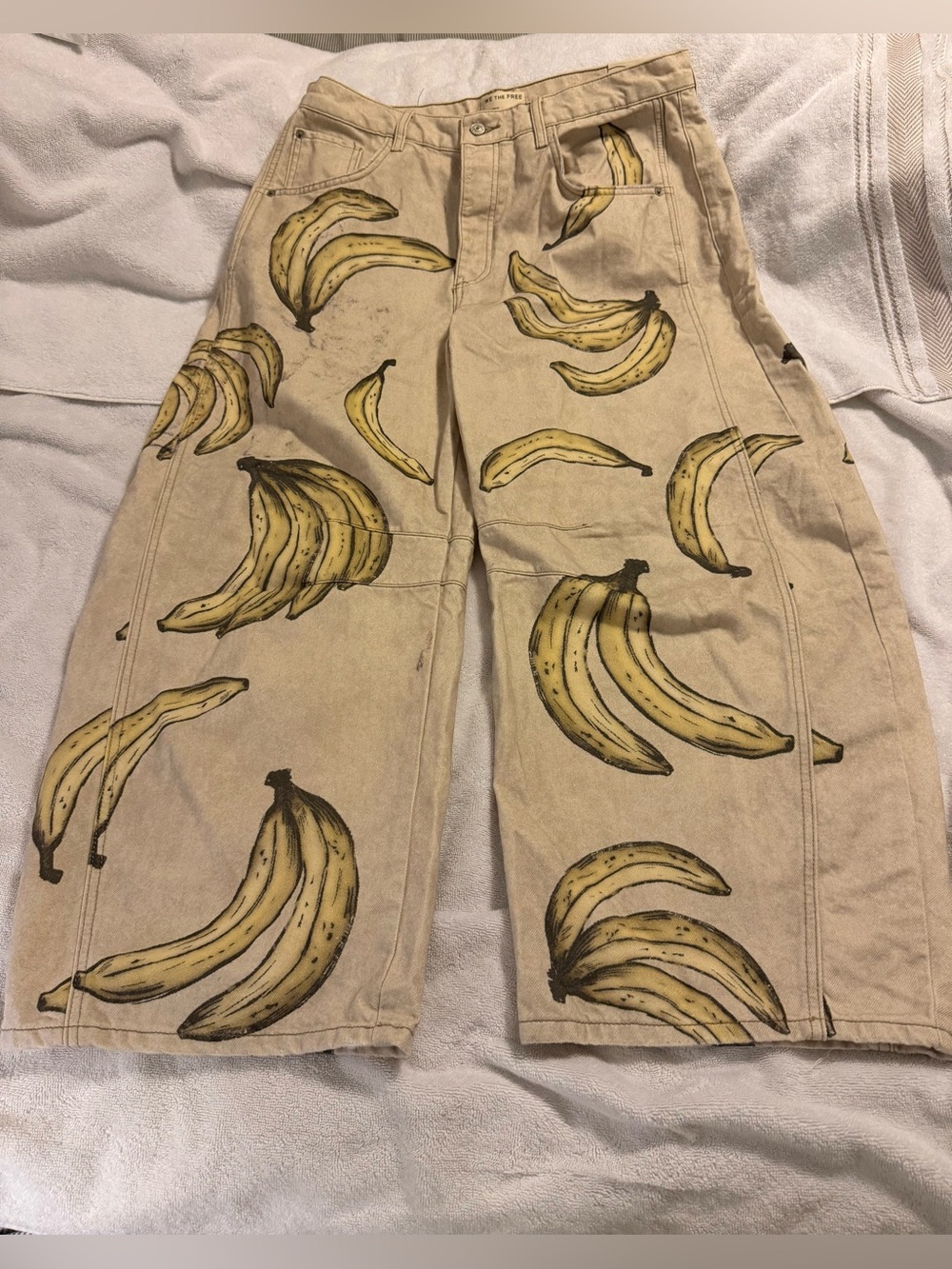 NWOT FREE PEOPLE We The Free Good Luck Printed Barrel Jeans - Go Bananas - Picture 1 of 9